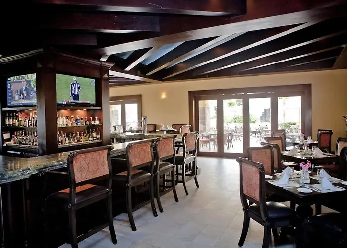 Three Luxury 3br In Villa